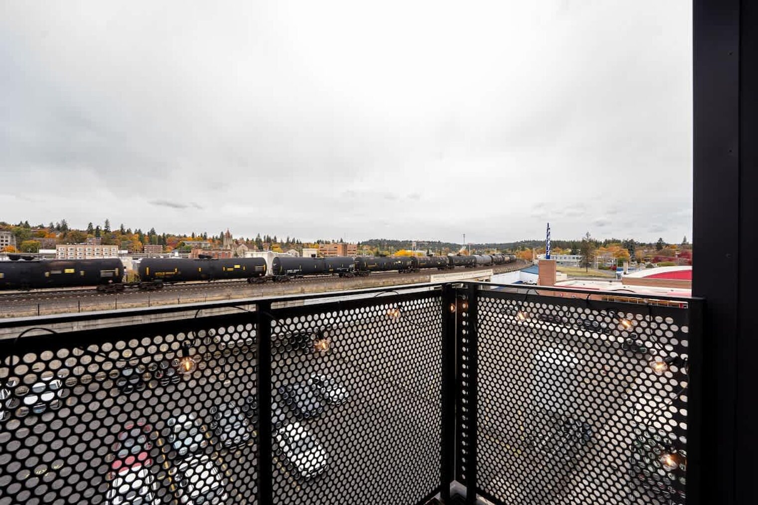 Building Photo - 1229 W 1st Ave