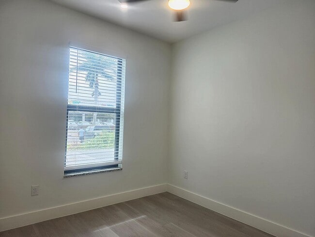 Building Photo - Brand New Duplex