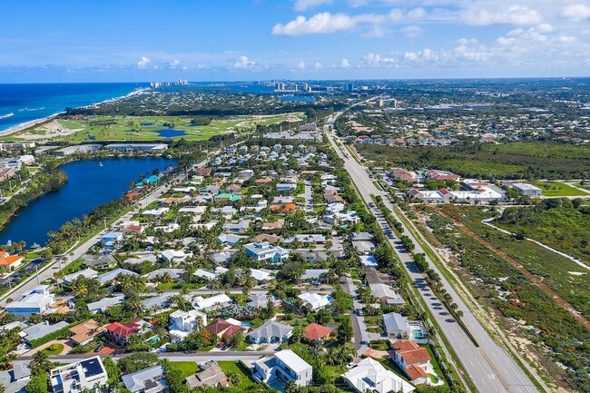 Building Photo - 461 Jupiter Ln