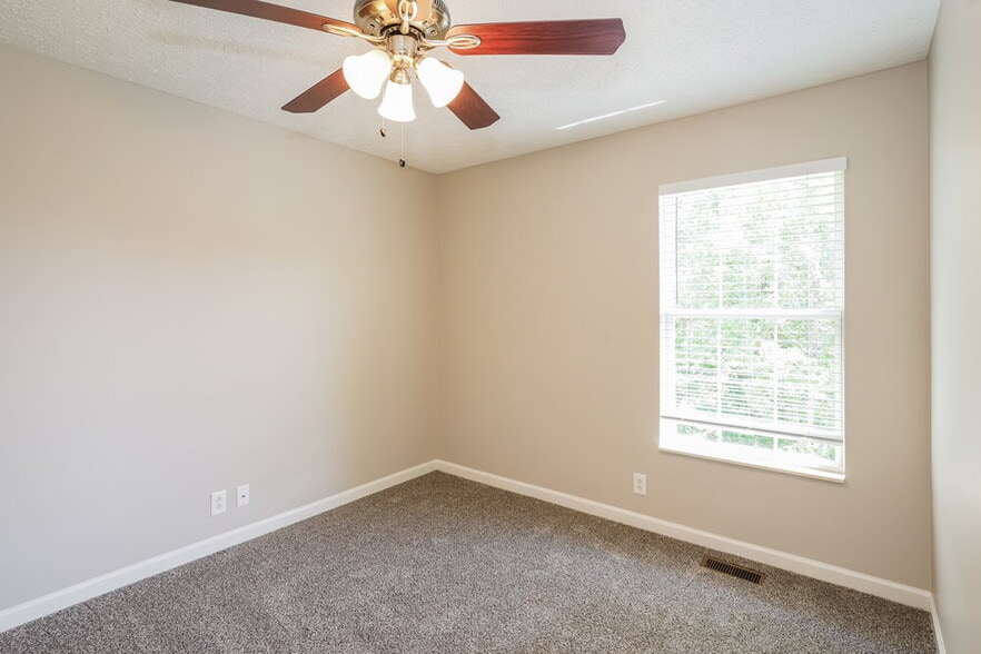 Building Photo - 3505 Glenfalls Dr