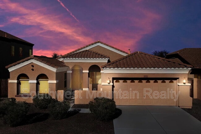 Primary Photo - 2070 E Indigo Dr
