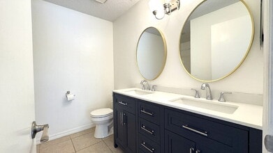 Building Photo - 3960 Oak Trail Run