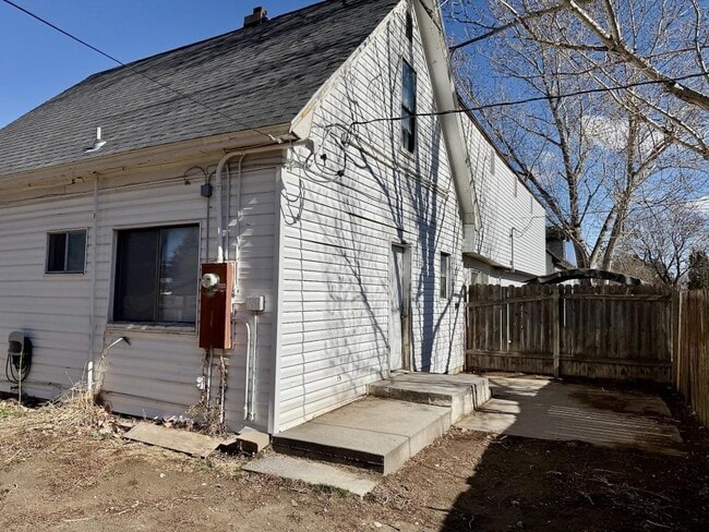 Building Photo - 1450 Clark Dr