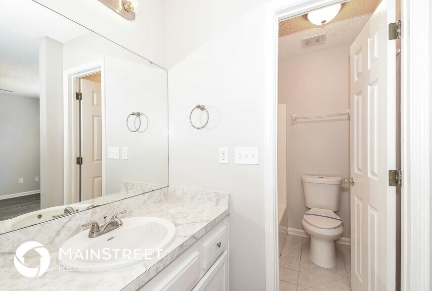 Building Photo - 13006 Staffordshire Dr S