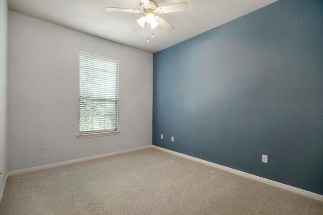 Building Photo - 8518 Cahill Dr