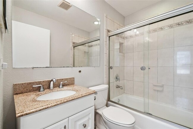 Building Photo - 2803 Northcote Dr