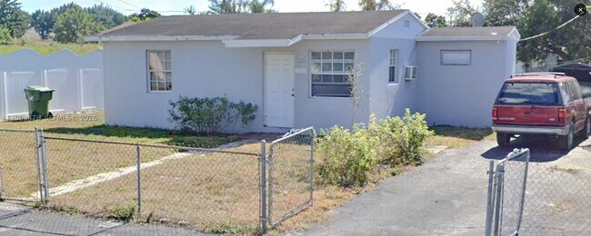 Building Photo - 2332 NW 14th St