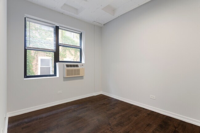 Building Photo - 5718 N Winthrop Ave