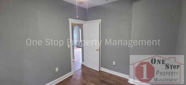 Building Photo - 5441 E 27th St