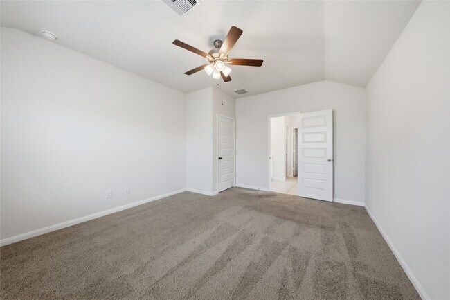 Building Photo - 7035 Toluca Dr