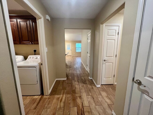 Building Photo - 514 Ridge Point Dr