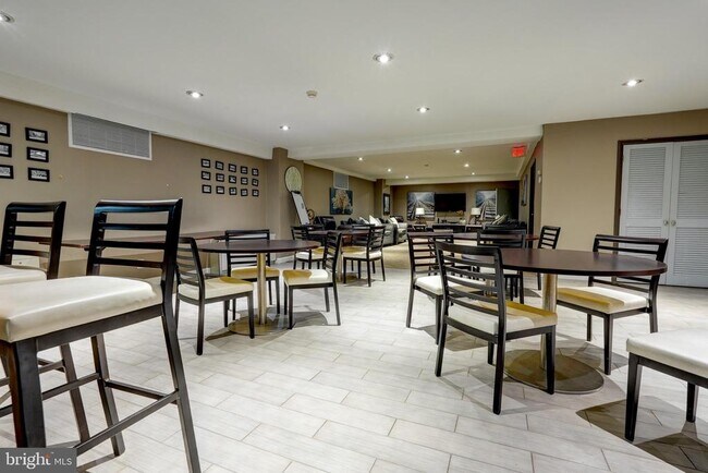 Building Photo - 1900 Lyttonsville Rd