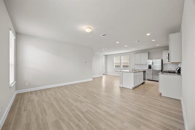 Building Photo - 213 Graver St