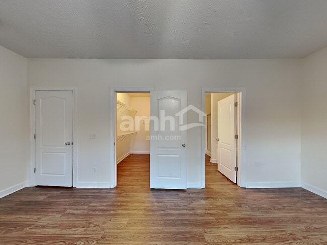 Building Photo - 1409 Napa Pt W