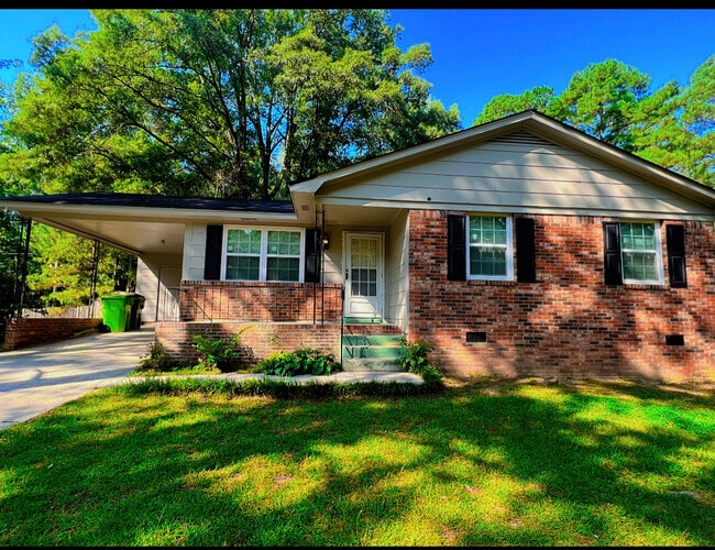 Primary Photo - 915 Sandpiper Ln