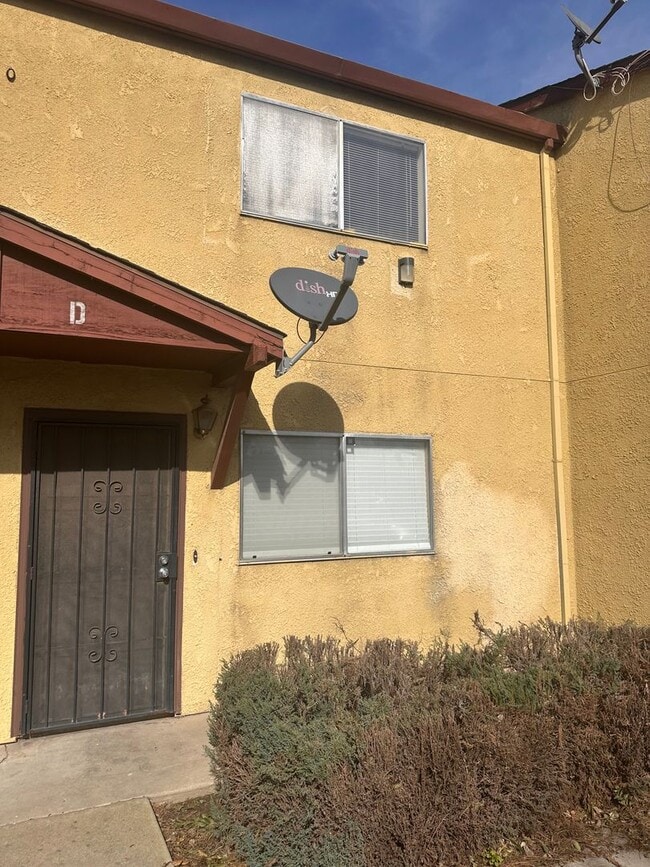Great 2 bedroom Townhomesa 19940 2nd St Hilmar CA 95324 Apartment
