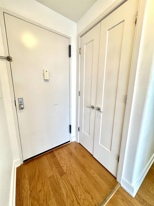 Building Photo - 500 Central Ave