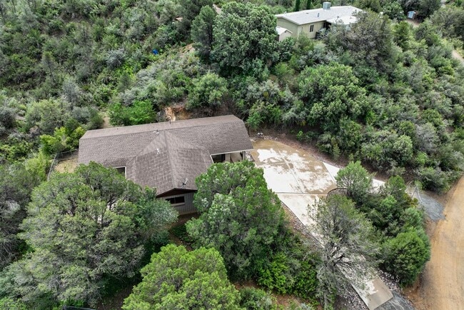 Building Photo - Nature at Your Back Door in this 3 Bedroom...