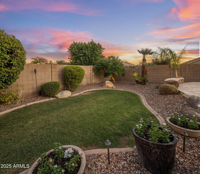 Building Photo - 9053 E Hobart St