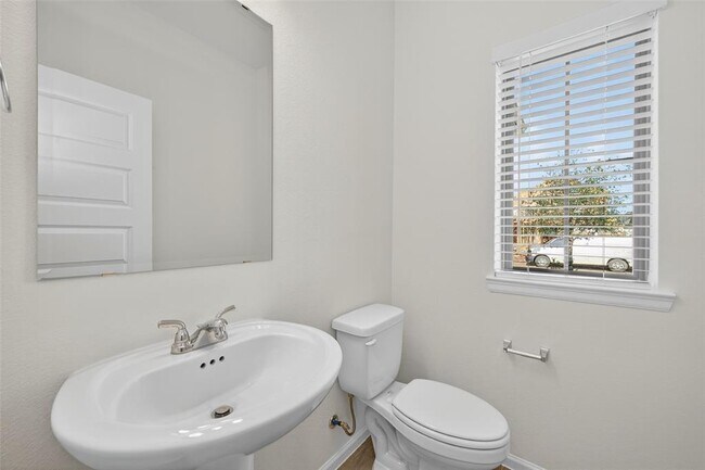 Building Photo - 10730 Aquila Star Dr