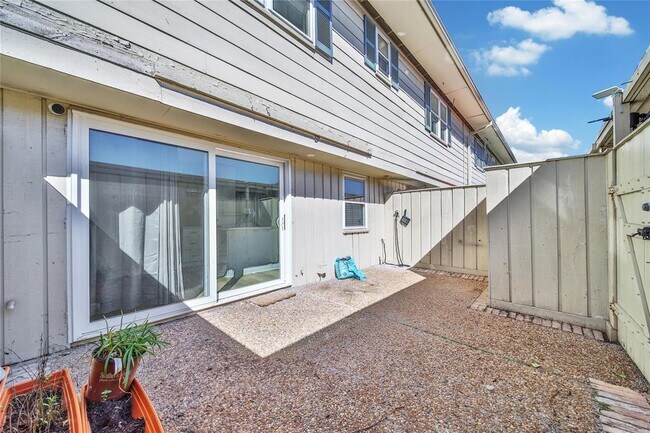 Building Photo - 6409 Burgoyne Dr.