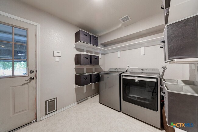Building Photo - 2377 Carson Loop