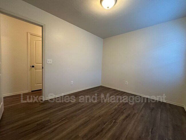 Building Photo - 412 Chalk Hill Ct