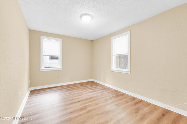 Building Photo - 3341 Dignan St
