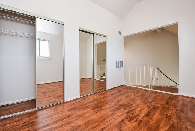 Building Photo - 4144 Greystone Way