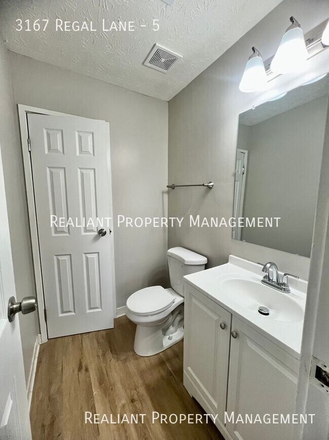 Building Photo - 3167 Regal Ln