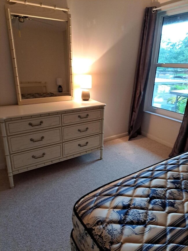 Building Photo - 6531 SE Federal Hwy