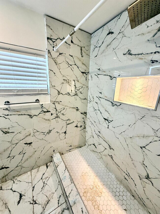 Building Photo - 5730 NW 27th Ct