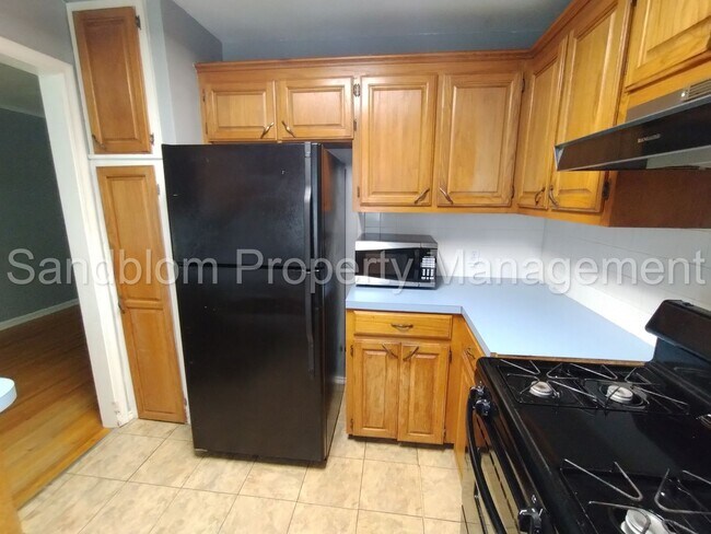 Building Photo - FOR LEASE | Mid-town Tulsa | 2 bed, 1 bath...