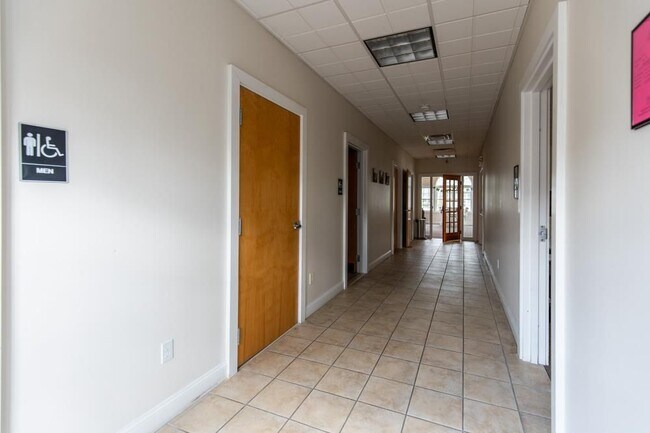 Building Photo - 170 Beach Rd