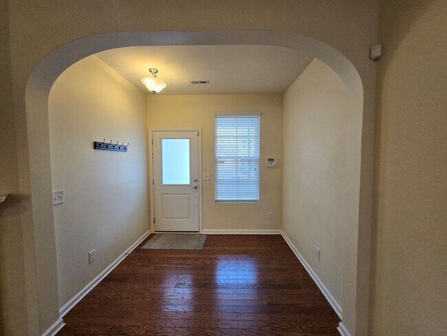 Building Photo - Classic & Comfortable West Durham Townhome with Timeless Design