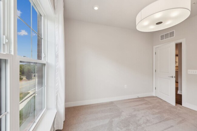 Building Photo - 106 Saint Ives Pl