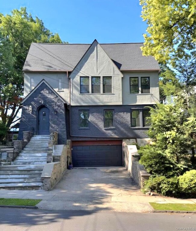 Building Photo - 26 W Devonia Ave