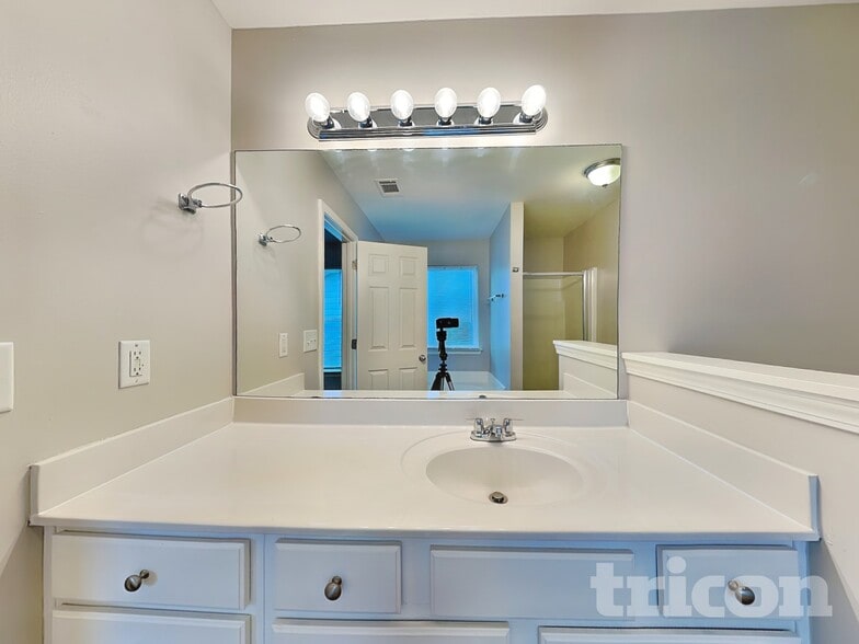 Building Photo - 110 Summerbrook Rd