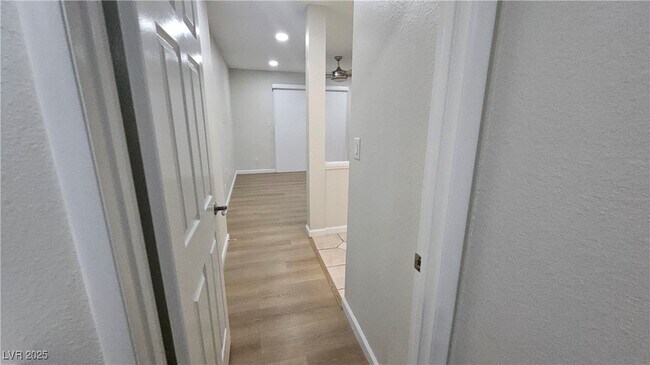 Building Photo - 3365 Othello Dr