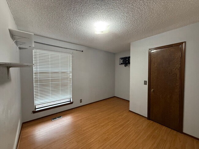 Building Photo - Must See! Welcome home to your new 3 bedroom, 2 bath home!