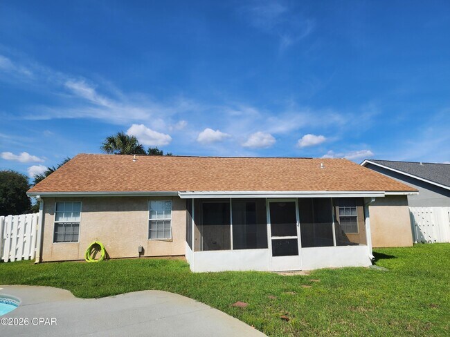 Building Photo - 226 Summerwood Dr