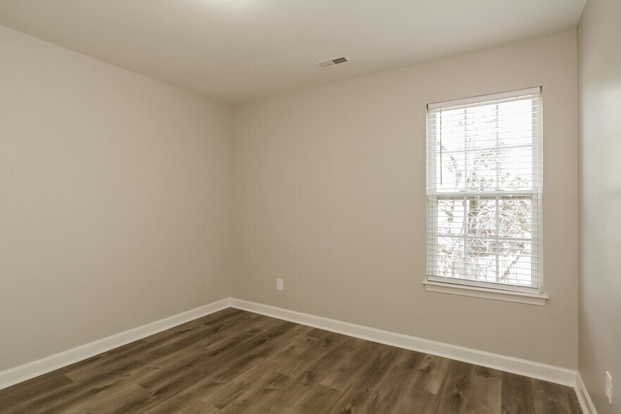 Building Photo - 5401 Southminster Ln