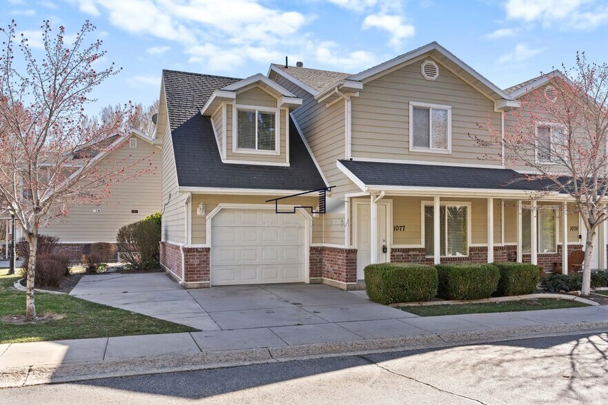 Building Photo - 1077 1675 S