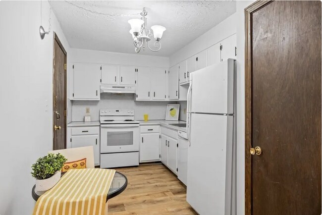Building Photo - 276 Codman Hill Rd