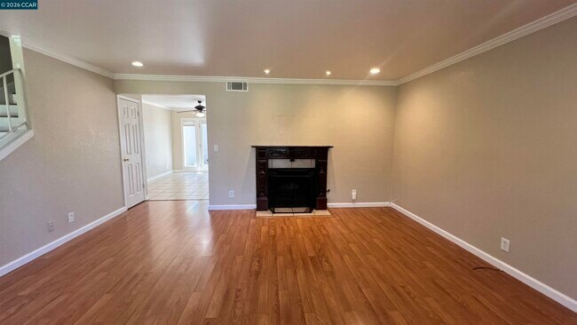 Building Photo - 2828 Royal Ann Ln