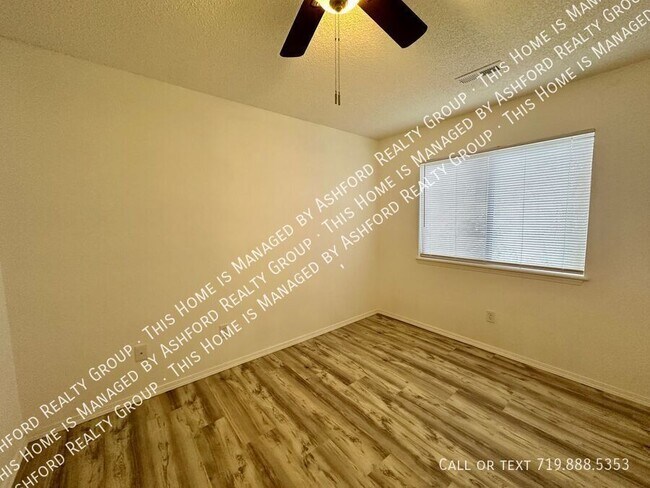 Building Photo - 1120 Yuma St