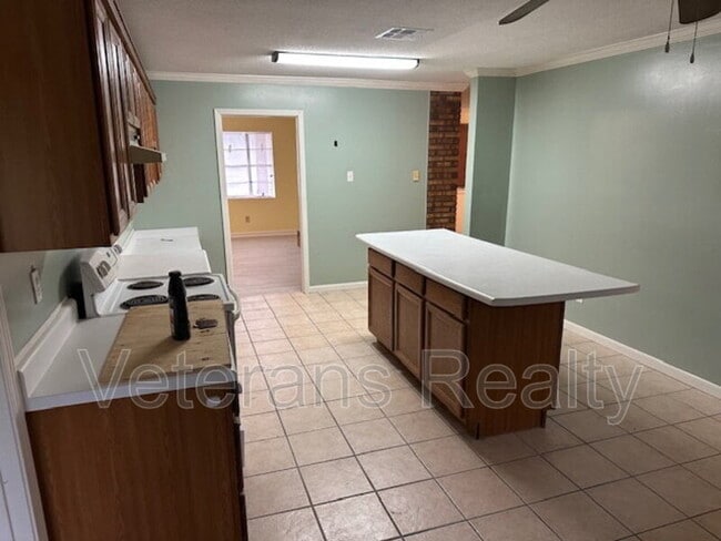 Building Photo - 19136 Pineville Rd