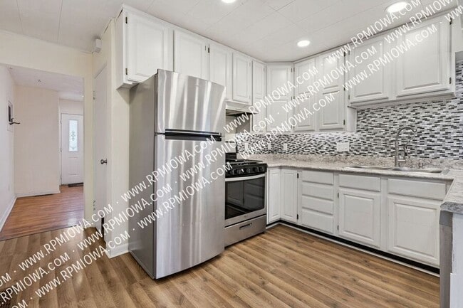 Building Photo - 1206 Amos Ave