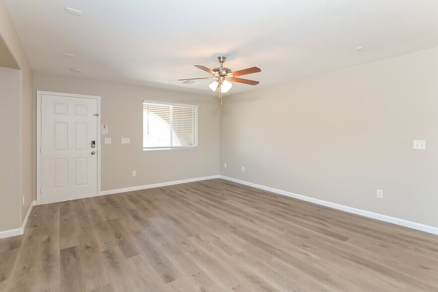 Building Photo - 6083 W Dewey Dr