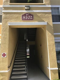 Building Photo - 2 Bed/2 Bath, 2nd Floor Condo at Villa Val...